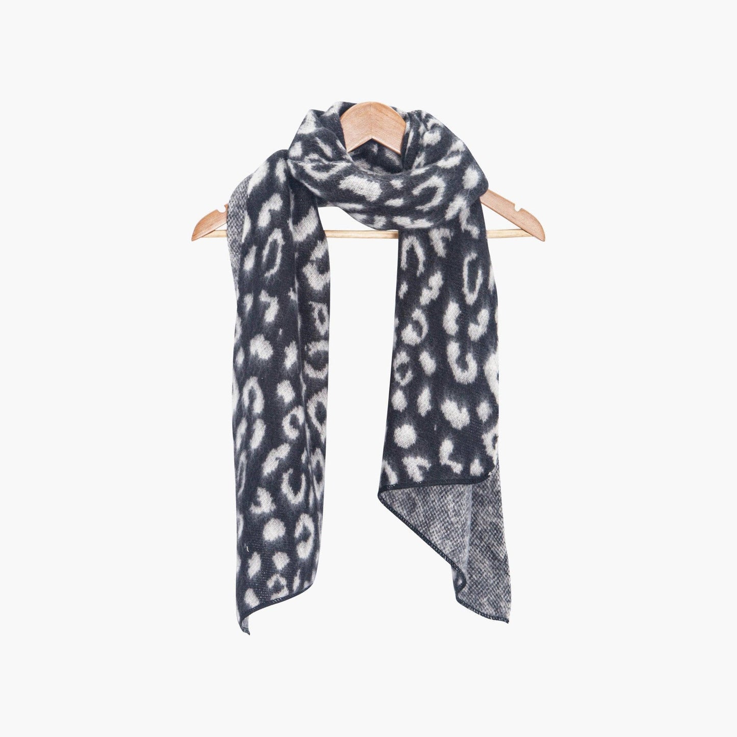 Black/White Leopard Scarf